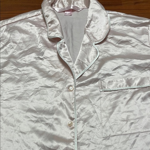 Victorias Secret satin pajama top in light pink, size large - Picture 2 of 5